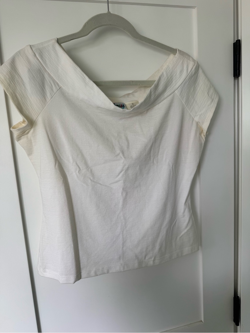 Cap-Sleeve White Blouse – Classic Casual Top